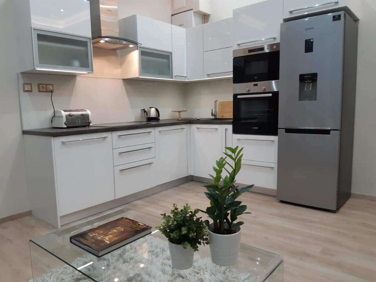 Modern, Quiet & Cozy Apartment In The Middle Of Downtown Near Danube At Fashion Street Budapest Exterior photo