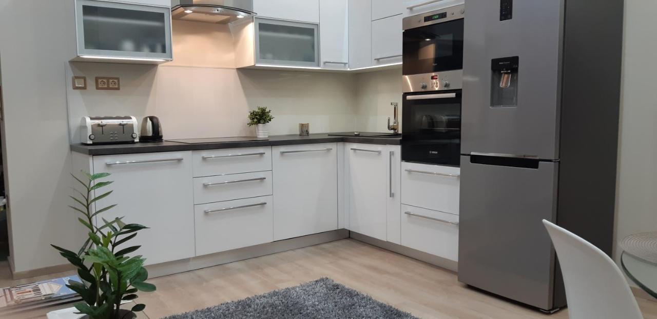 Modern, Quiet & Cozy Apartment In The Middle Of Downtown Near Danube At Fashion Street Budapest Exterior photo