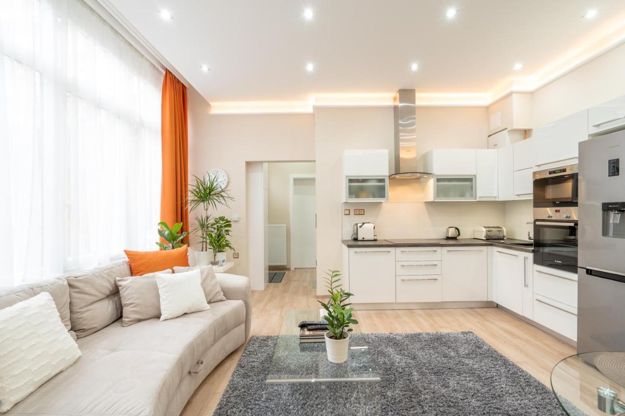 Modern, Quiet & Cozy Apartment In The Middle Of Downtown Near Danube At Fashion Street Budapest Exterior photo