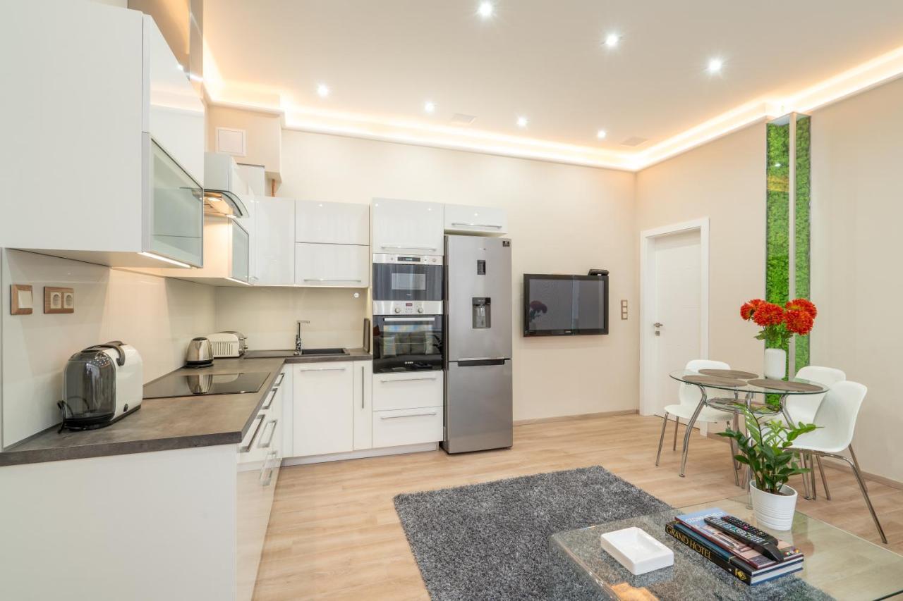 Modern, Quiet & Cozy Apartment In The Middle Of Downtown Near Danube At Fashion Street Budapest Exterior photo